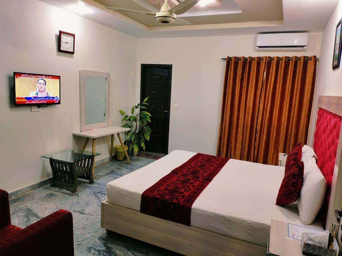 Family Hotel Lahore Exterior photo