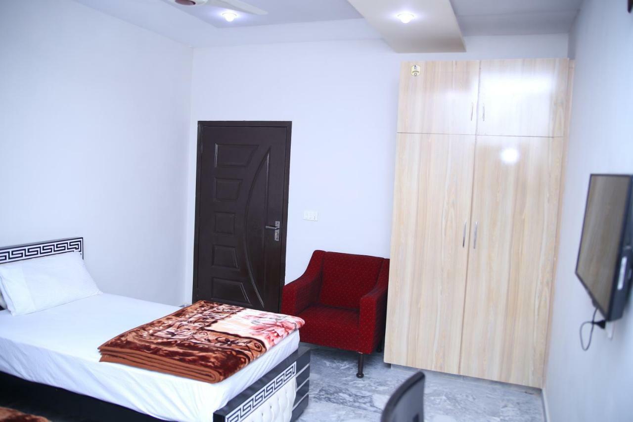 Family Hotel Lahore Exterior photo